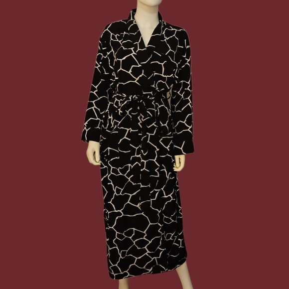 Vtg GJG SOFTLY Black and White Pattern House Coat Swim Cover-up Kimono Dress - Picture 1 of 15